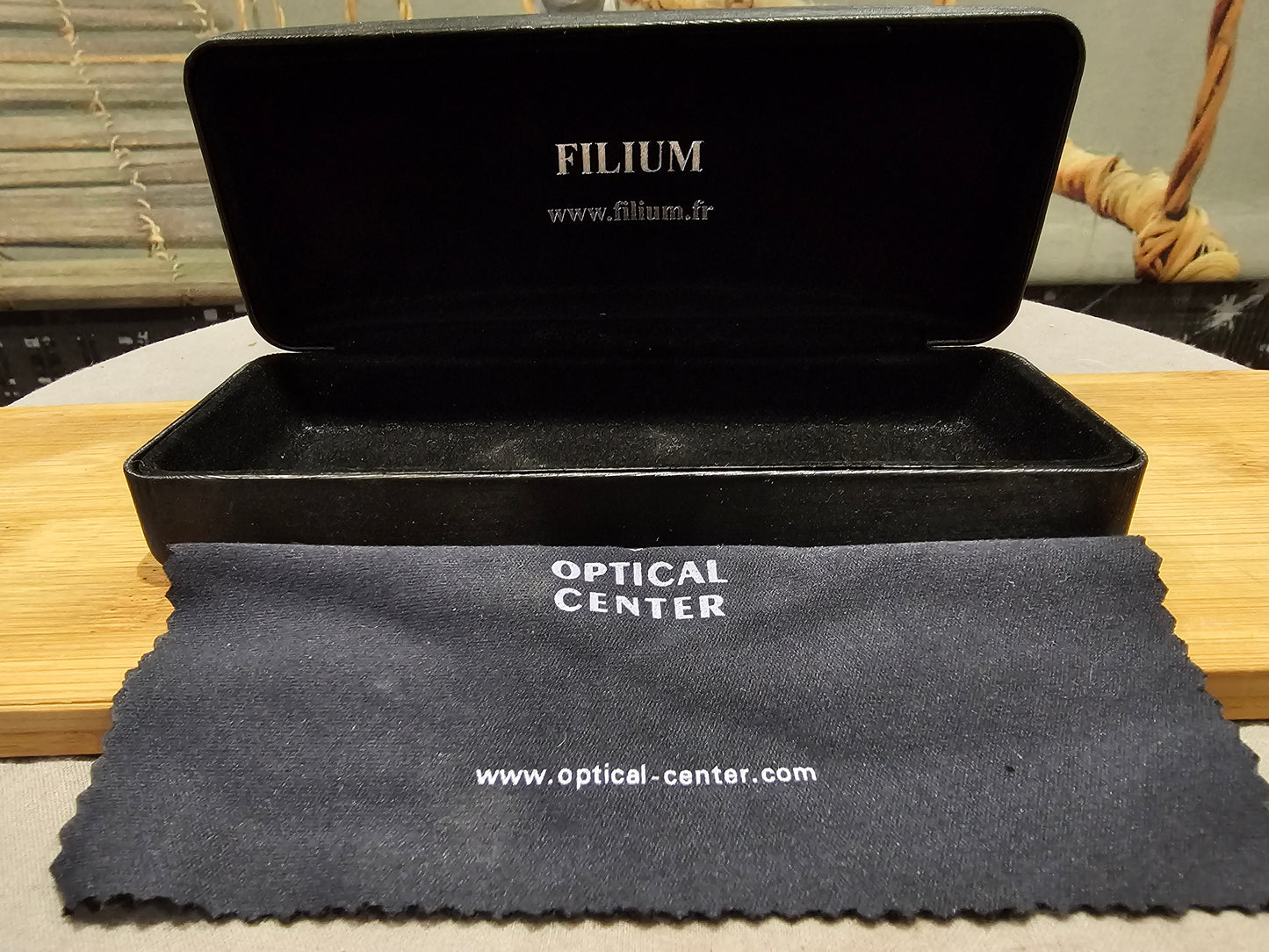 Boîtier à Lunettes Filium Rigide + Essuie Main Optical Center